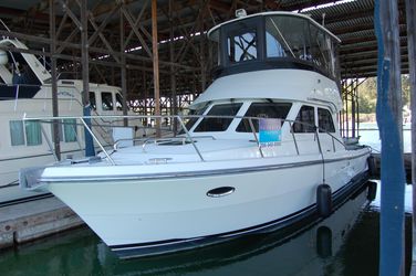 38' Lindell 2001 Yacht For Sale